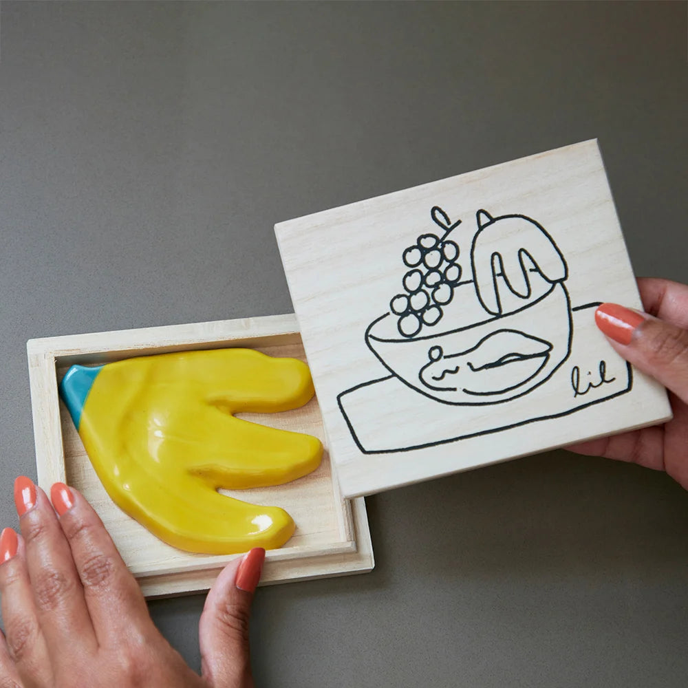 "BANANA" Ceramic mini Tray - Lilian Martinez (bfgf)